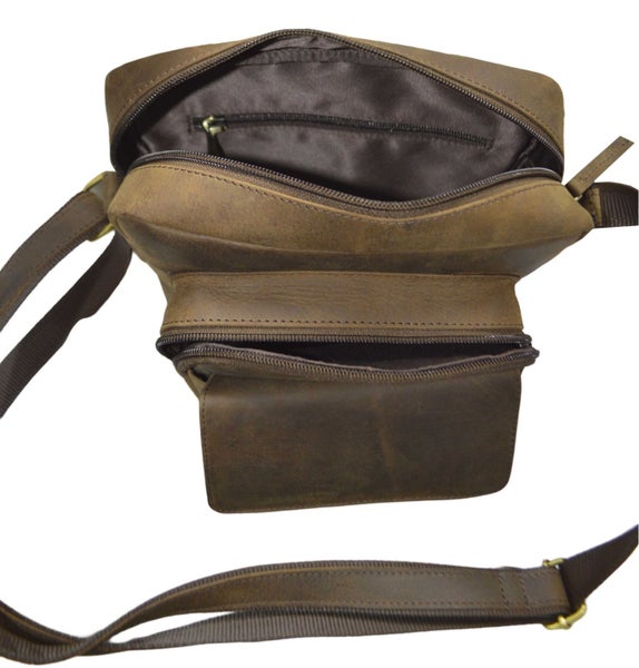 Quality Full Grain Hunter Leather Shoulder/Crossbody Bag. Style No: 51016.62982324053506113