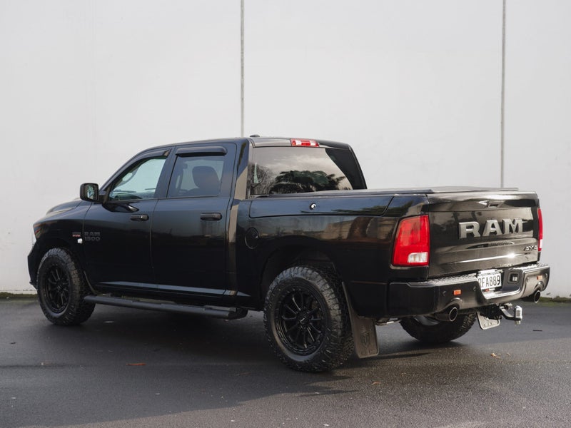 2023 Ram 1500 Express Crew Rambox 5.7P 4WD 8A 4...63612513336579111