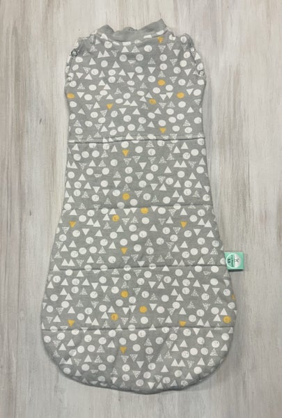 ** ERGO Pouch 2.5 Sleep Bag 0-3 months Like New62937635466114112