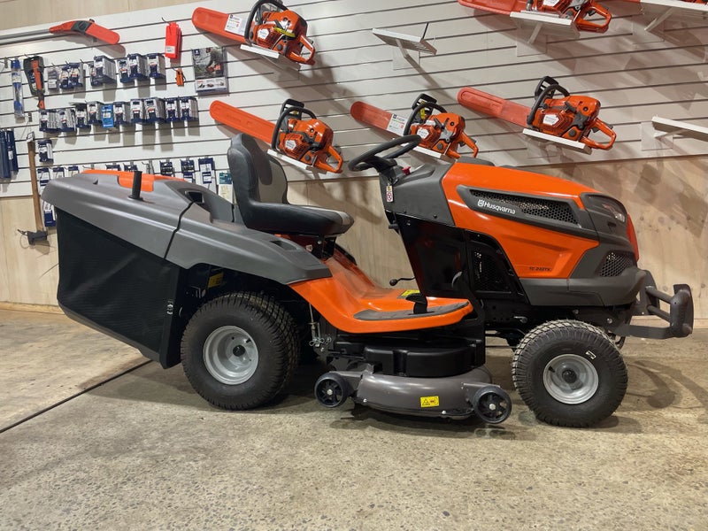 Husqvarna ride on catch/mulch mower almost new!629366745648671114