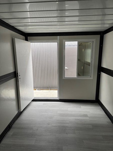 Sleepout/Cabin or Site Office 20ft Carousel 2