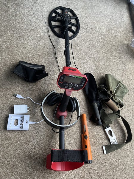 Minelab vanquish 540 metal detector & accessories Carousel 1