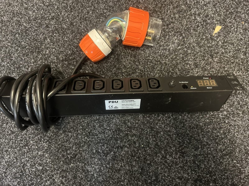 DYNAMIX 8 Port 16A Metered PDU Carousel 4