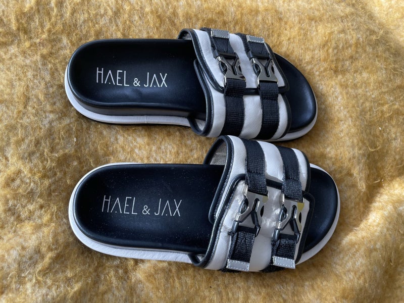 Hael & Jax slides sz39 Carousel 1