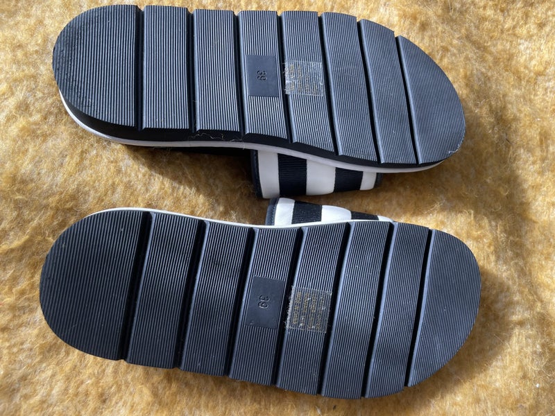 Hael & Jax slides sz39 Carousel 2