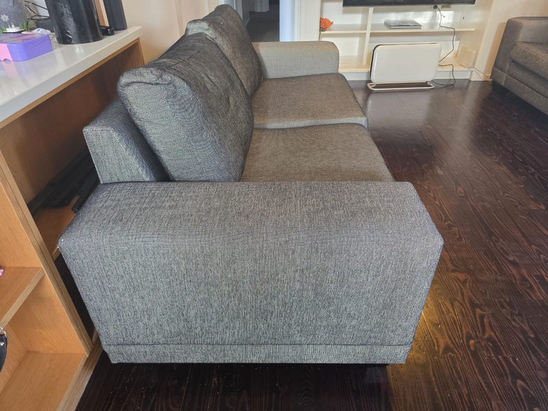 Couches62946200754049114