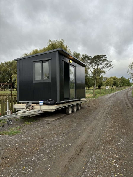 4.1m x 2.4m Cabin62946200687873111