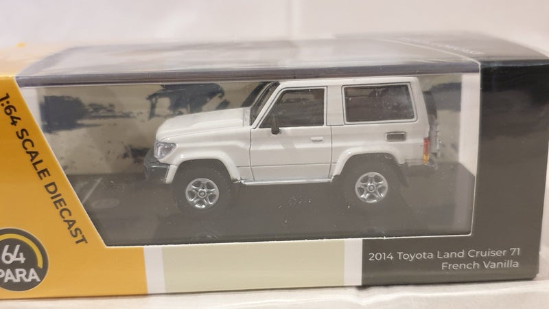 2014 TOYOTA LAND CRUISER 70 SERIES SWB FRENCH VANILLA 1:64 SCALE PARAGON 64 PARA Carousel 2