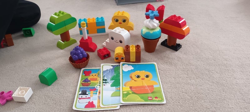 LEGO® DUPLO® Creative Chest Carousel 1
