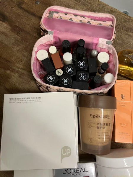 1$RES bulk of skincare products and cosmetics63003775968899113