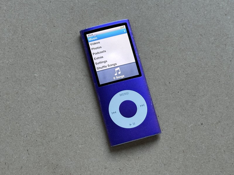 Purple iPod nano 4th gen - 8GB Carousel 1