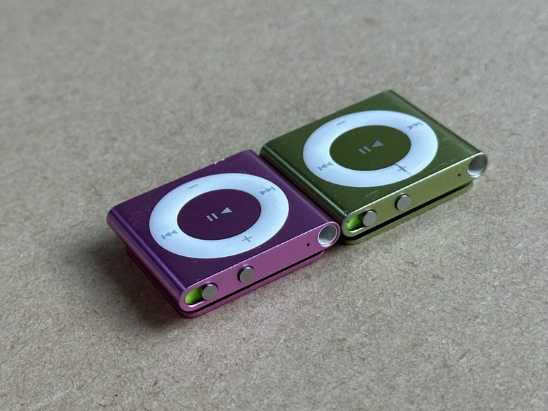 Green & Pink iPod Shuffles Carousel 2