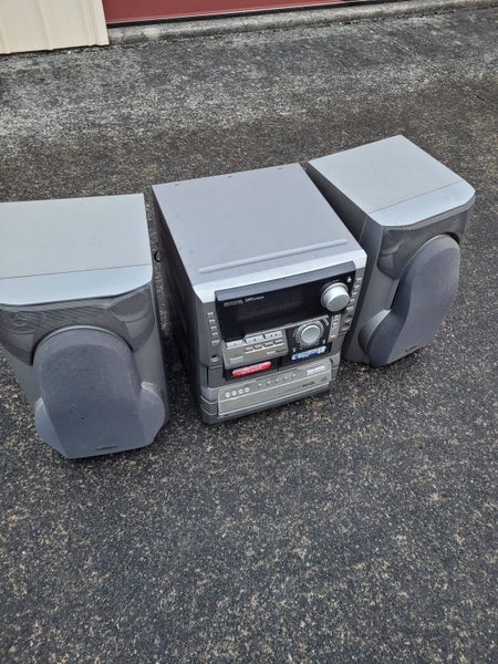 Aiwa Stereo, 5 CD Changer, 2 Cassette Decks, Tons of Settings, Is Working Carousel 2