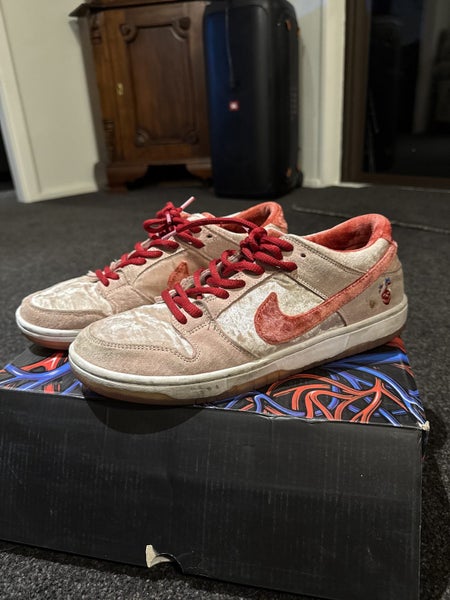 Nike shoes629471522440991110