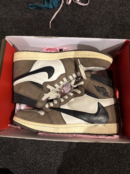 Nike shoes62947152244099111