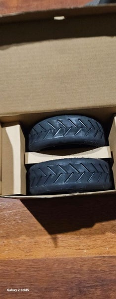 Electic adult scooter with 2 new spare tyres62947152273027112