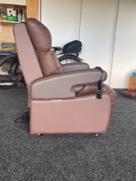Reclining chair62950955011457111