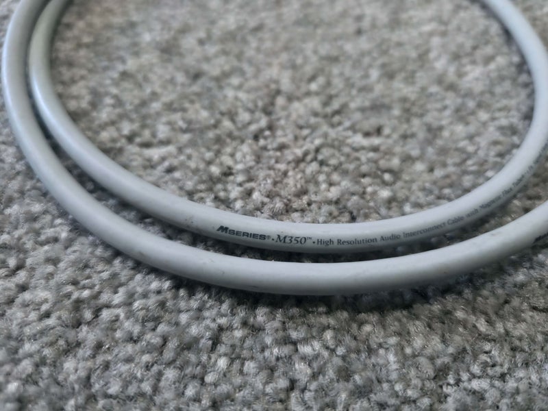 Monster M350 RCA 1m Cable Carousel 4
