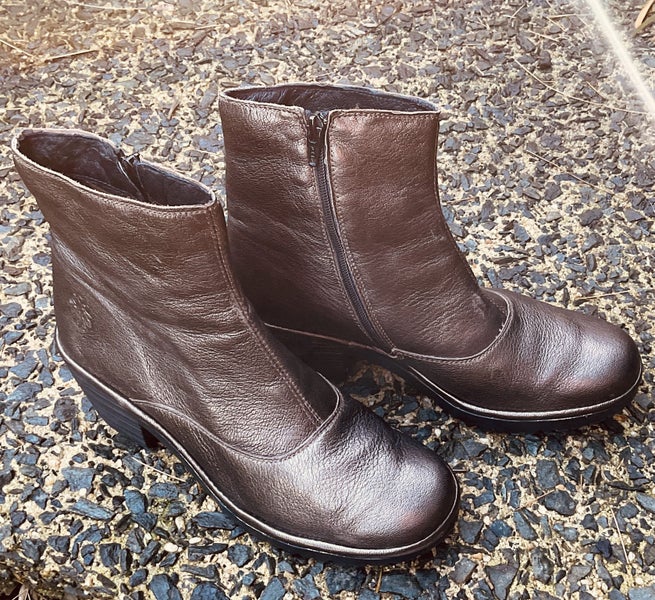 Fly London boots, made Portugal, size 40 (9)62947153193731112