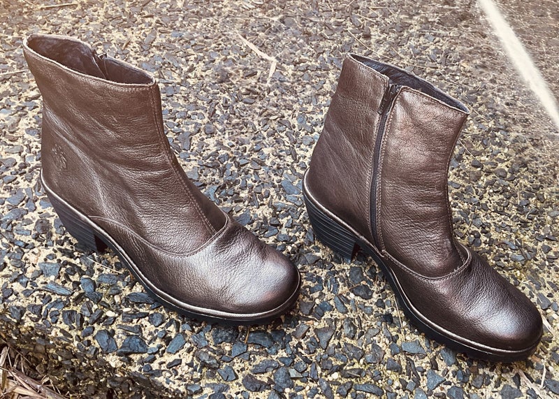 Fly London boots, made Portugal, size 40 (9)62947153193731114