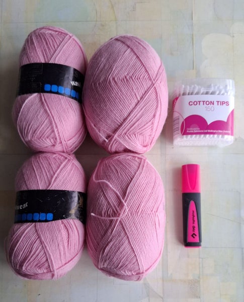 100% NZ wool - 400 grams - equivalent 8 x 50 gram balls Carousel 1