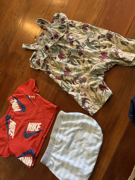 Bulk size 1 inc Nike and cotton on Carousel 9