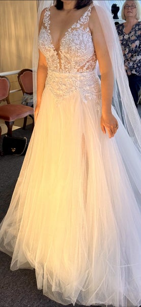 Essence Wedding Dress62948105793154112