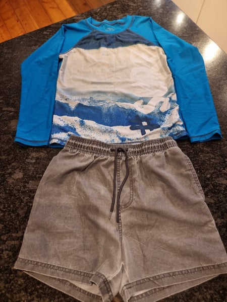 Boys long sleeve rash shirt and shorts 10 Carousel 1