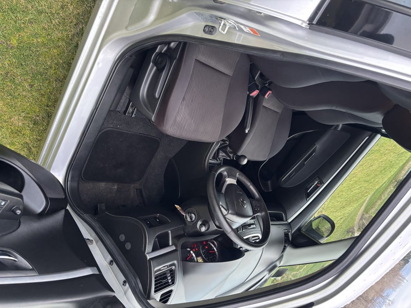 2011 Suzuki Swift Ltd63612516361473114