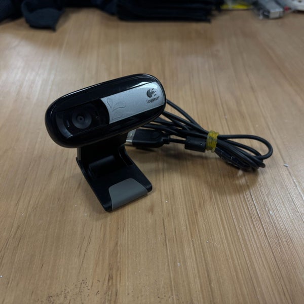 *$1 RESERVE* Logitech Webcam (Auction No 147) Carousel 1