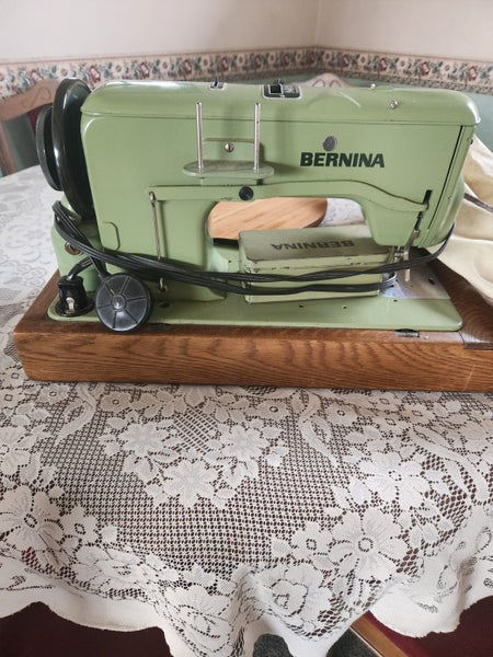 Vintage Sewing Machine62950955402371113