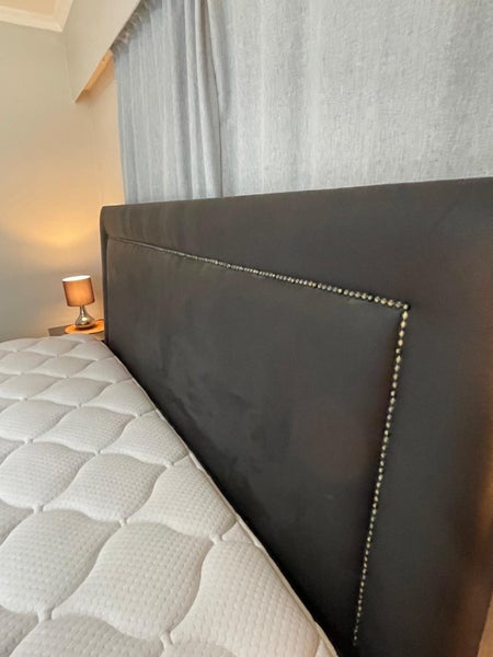 Sleepyhead California King. Bed and Headboard62958560580994113