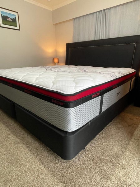 Sleepyhead California King. Bed and Headboard62958560580994112