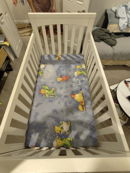 Baby Cot- almost new Carousel 2