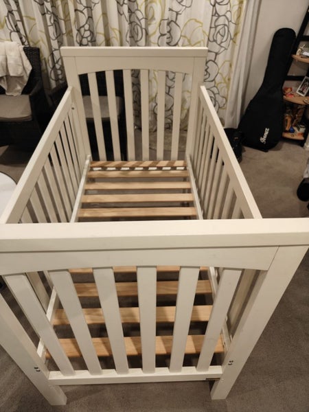 Baby Cot- almost new Carousel 10