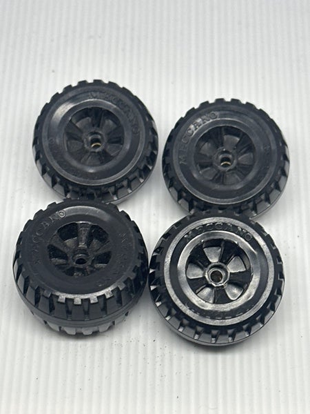 Meccano Black Plastic Wheels w/brass boss x 4 Carousel 1