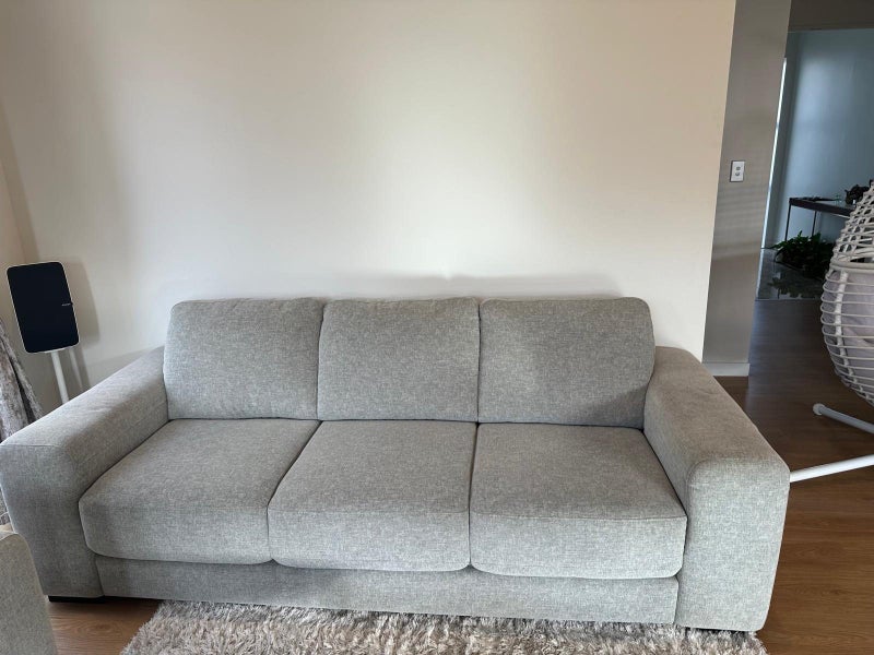 Excellent Condition 4 + 4 + 2.5 seater sofa set62959510226049113