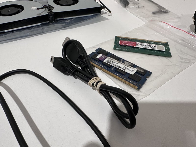 $1 Res Misc Parts Used Good Working Conditions - Fans, RAM, USB Charger & more Carousel 2