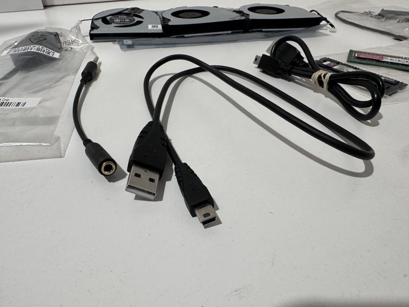 $1 Res Misc Parts Used Good Working Conditions - Fans, RAM, USB Charger & more Carousel 13