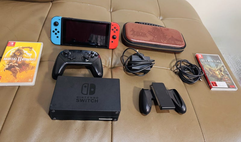 Nintendo Switch with Pro Controller629557084682261118