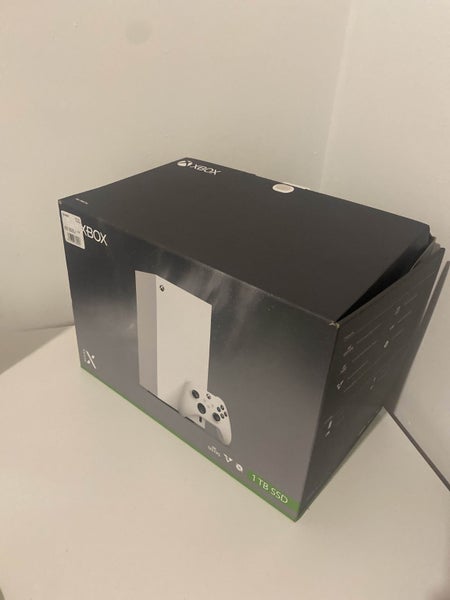 used xbox series x digital (with two controllers)62960724145282111