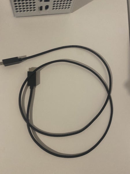 used xbox series x digital (with two controllers)62960724145282114