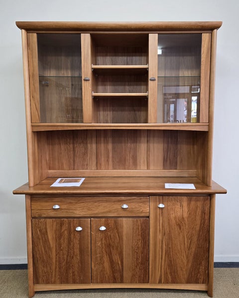 NEW RIMU 3 BAY VERSO HUTCH DRESSER629595107184661127