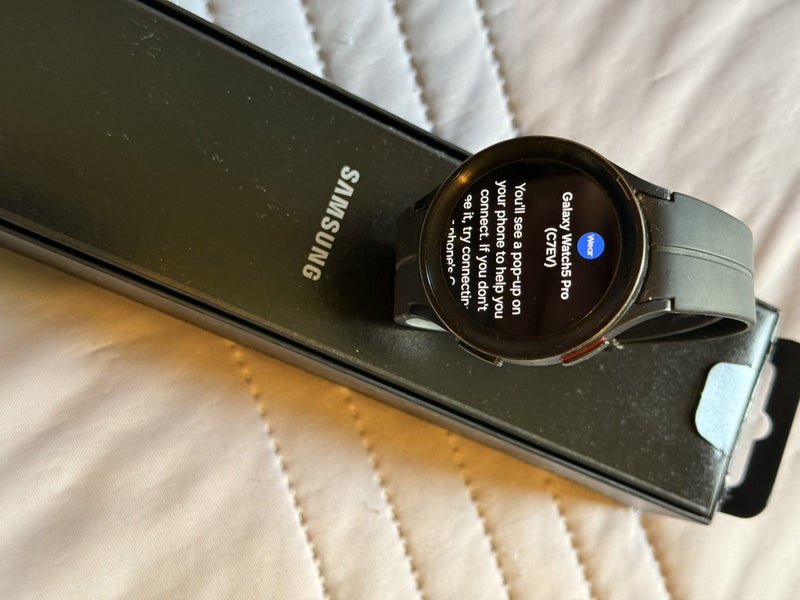 1 x Galaxy Watch5 Pro Bluetooth (45mm) Carousel 1
