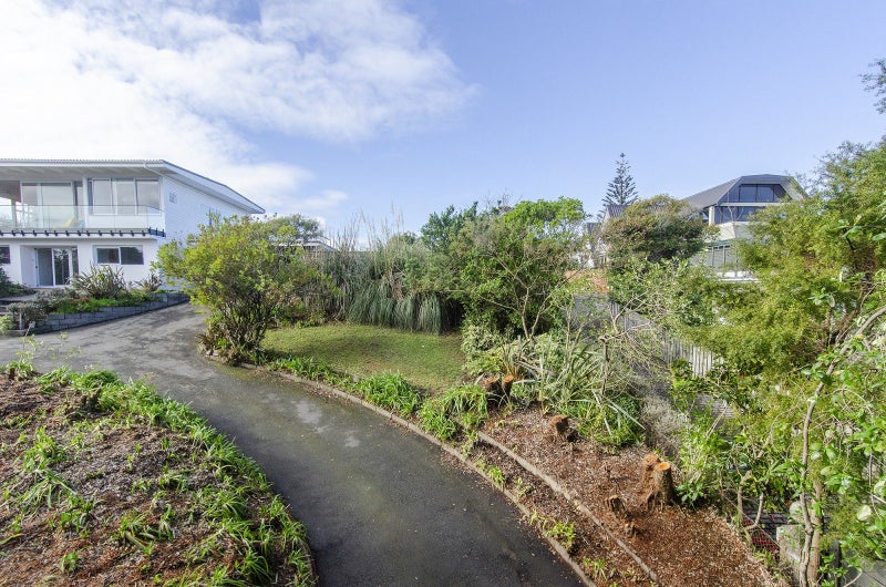 Prime Coastal Land – Exclusive Opportunity!63612892374530114
