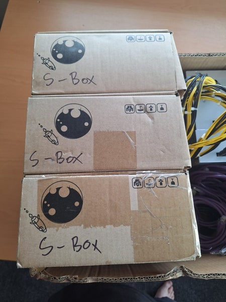 Bulk Goldshell ASIC miner boxes $1res Carousel 9