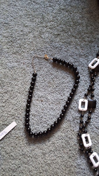 2X BEADED NECKLACES, 1X BLACK BEADED NECKLACE, 1X SMALL B&W NECKLACE Carousel 3