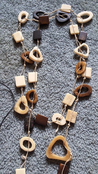 3X DIFFERENT NECKLACES Carousel 4