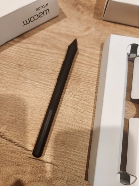 Wacom Intuos Bluetooth Pen Tablet (Pen Pad) Carousel 10