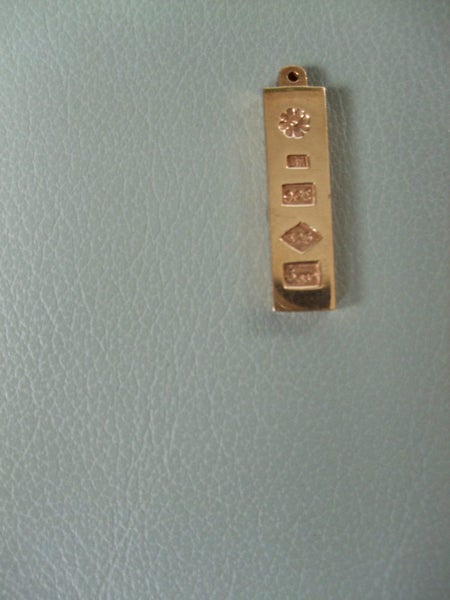 Vertical Gold Bar Pendant Stamped SM 9CT 325 5gm Carousel 2